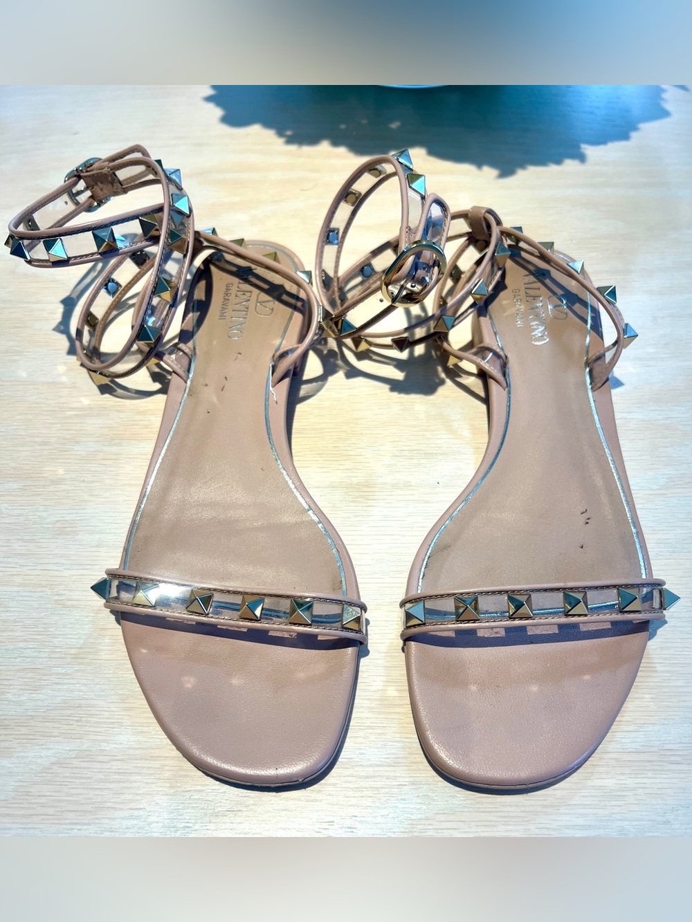 Valentino Garavani Nude/Pink Leather Rockstud Ankle-Strap Flat Sandals